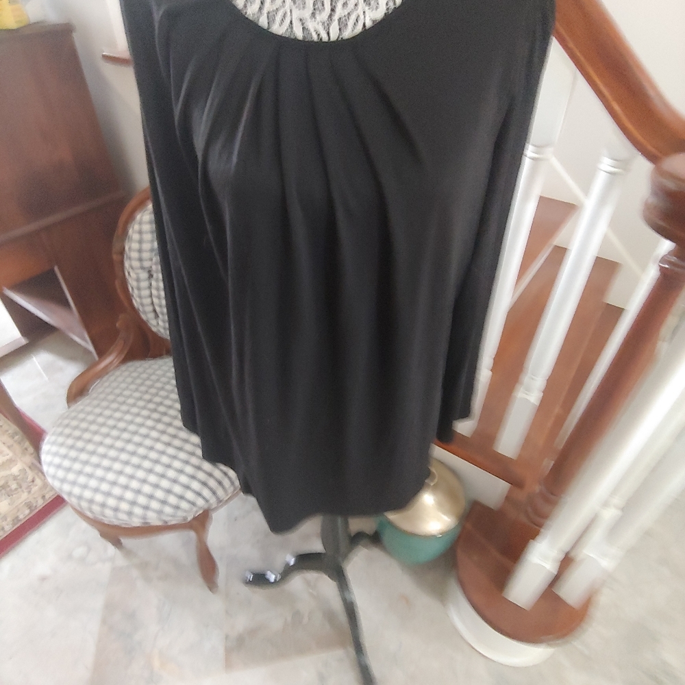 ABYOXI NEW top in perfect condition